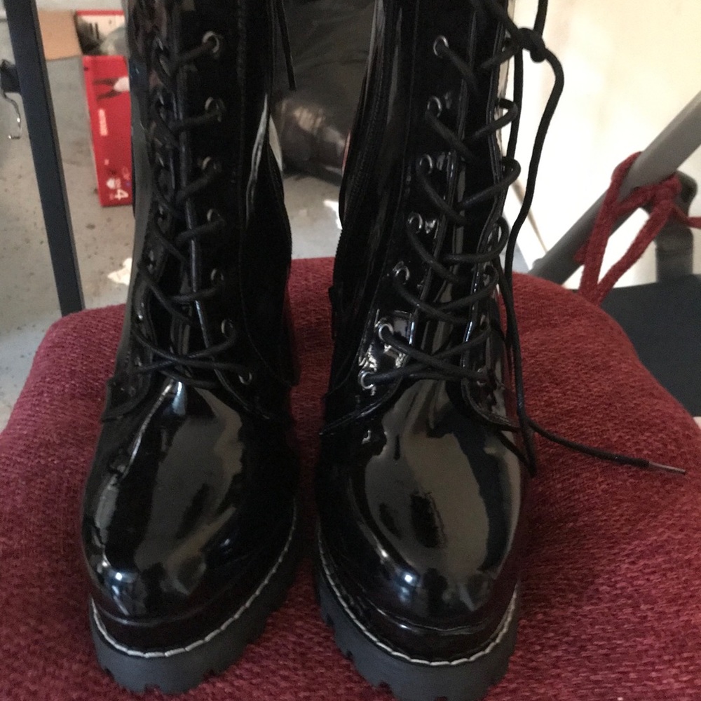 “Just Drop it”Black Stiletto Boots